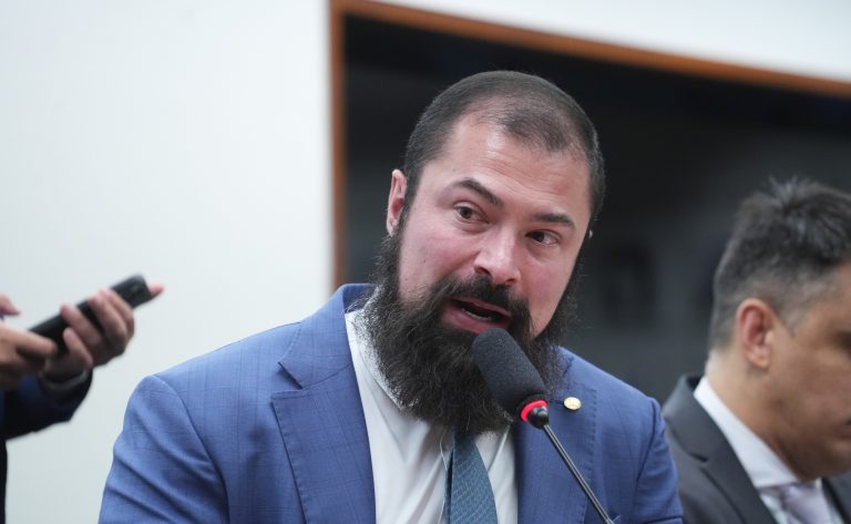 Comissão aprova uso de armas de alto calibre por seguranças privados – Notícias