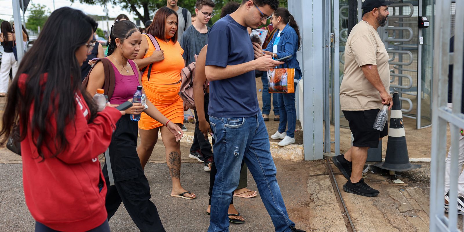Enem 2025: portões são fechados em todo o Brasil