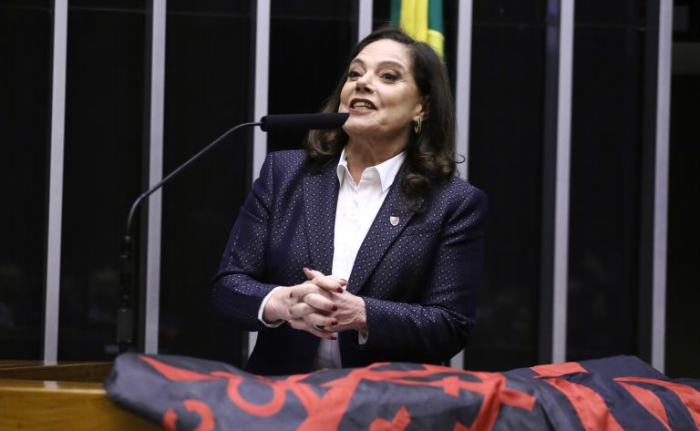 Lei cria Dia Nacional das Meninas e muda data do Dia Nacional da Mulher – Notícias