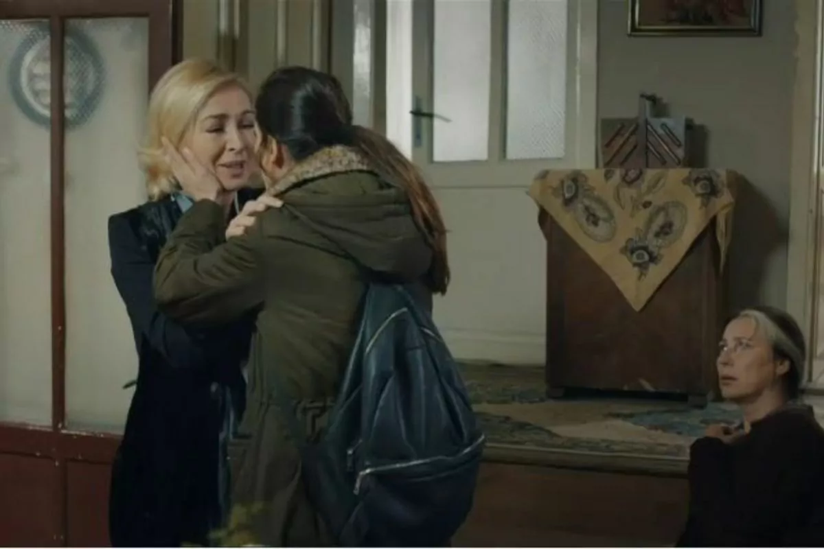 Mãe: Zeynep, Gonul e Cahide se encontram