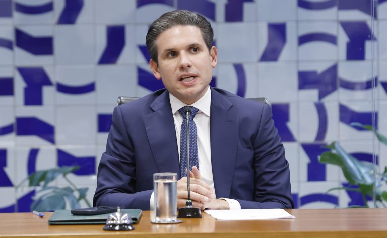 Motta destaca sanção do projeto que isenta salários de até R$ 5 mil do Imposto de Renda – Notícias