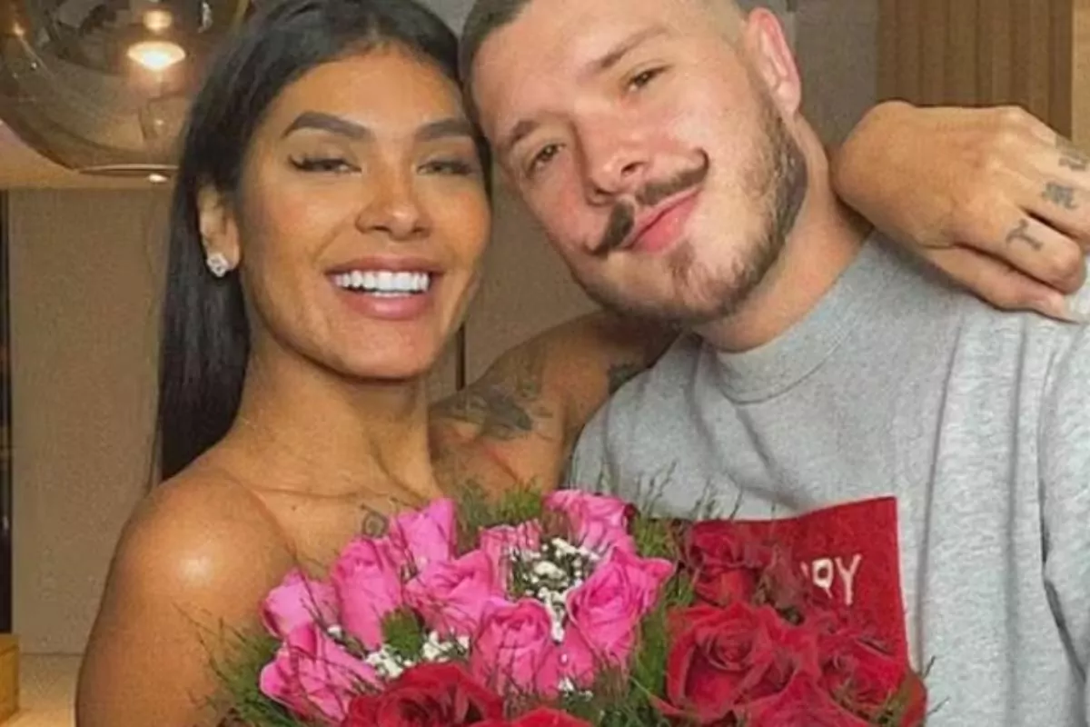 Pocah e Ronan terminam noivado
