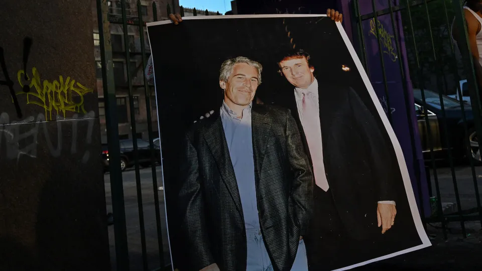 ‘Sou o único capaz de derrubar Trump’, disse Epstein em troca de e-mail
