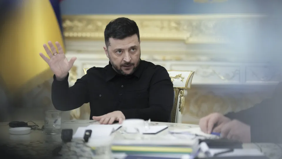 Zelensky anuncia reforma de setor energético após escândalo de corrupção