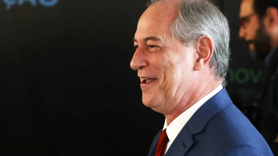 Após críticas de Michelle, PL suspende apoio a Ciro Gomes