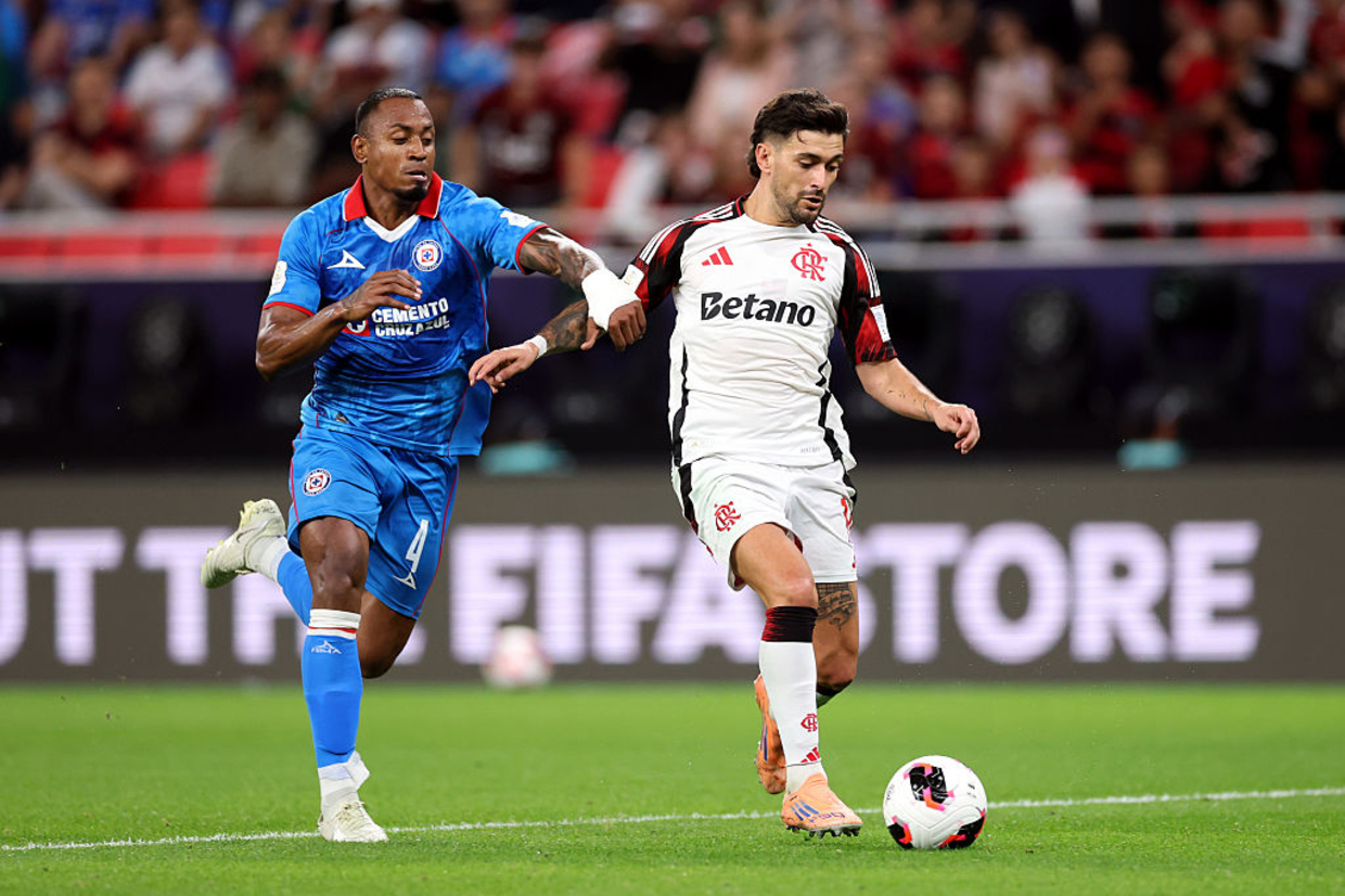 Arrascaeta derruba Cruz Azul e Flamengo avança para as semifinais do Intercontinental