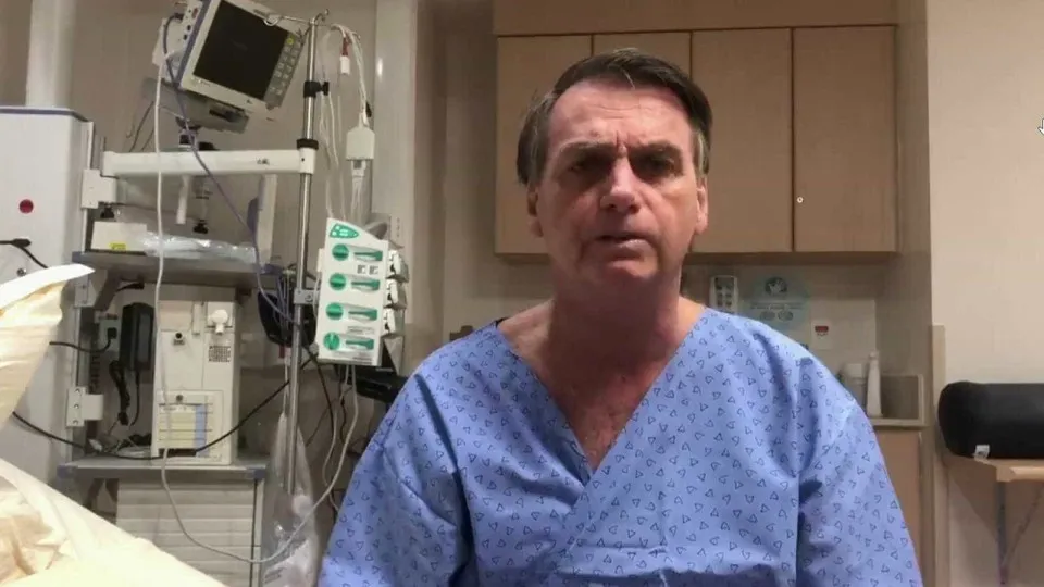 Bolsonaro é encaminhado ao centro cirúrgico para novo procedimento para amenizar soluços