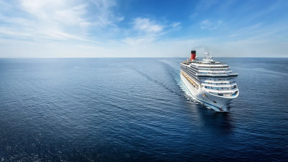 Britânico desaparece no mar após cair de navio de cruzeiro na Espanha
