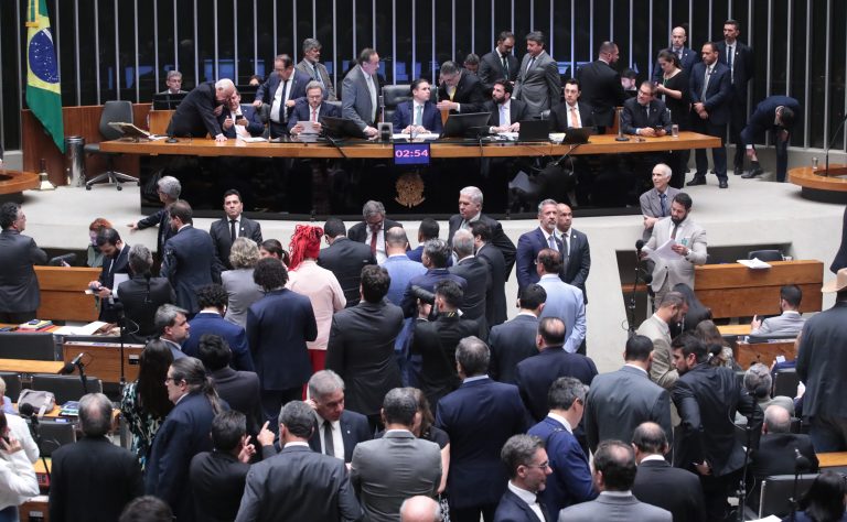 Câmara decide nesta quarta sobre mandatos de Glauber Braga e Carla Zambelli – Notícias