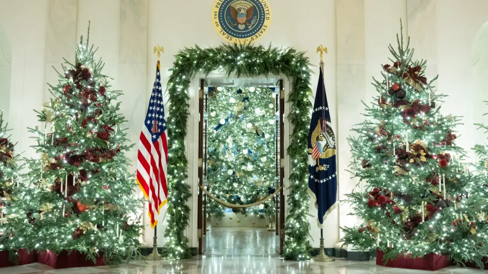 Casa Branca exibe nova decoração de Natal com foco na família; veja