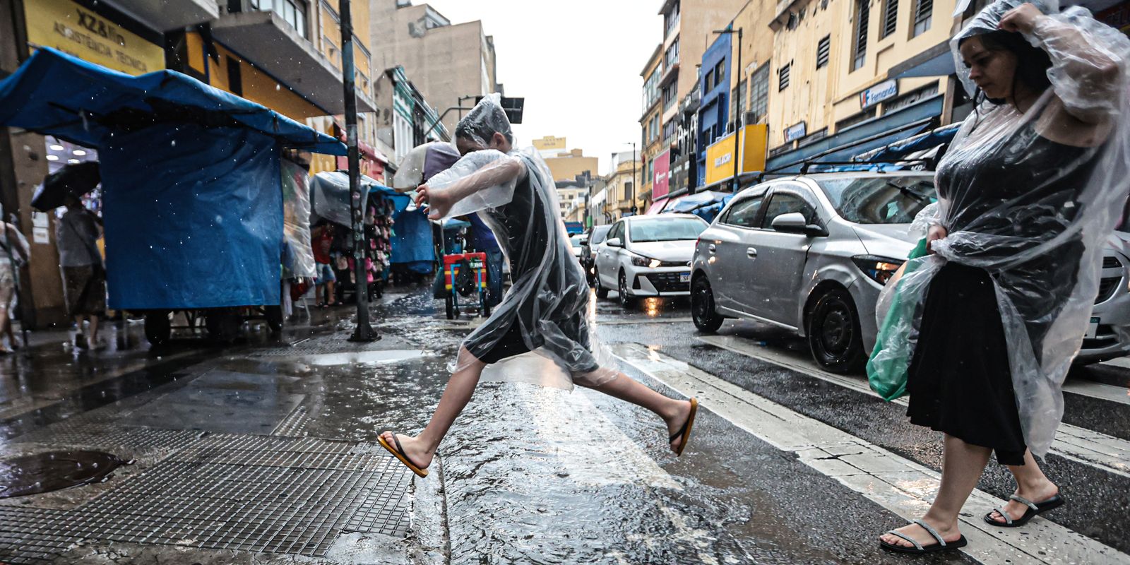 Chuva forte deixa cidade de São Paulo em estado de atenção
