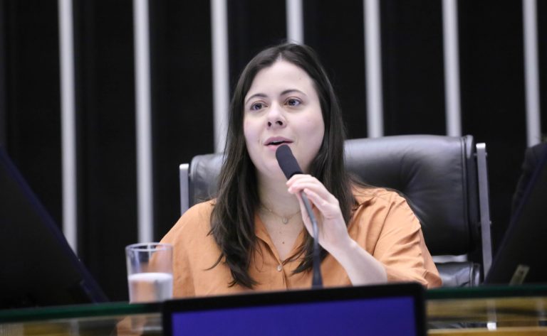 Comissão aprova obrigação de agressor pagar tratamento psicológico de vítimas de violência doméstica – Notícias
