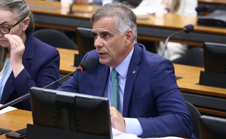 Comissão aprova proposta que obriga exibição de CNPJ em anúncios de agências de turismo na internet – Notícias