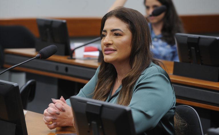 Comissão aprova requisição de dados de redes sociais em caso de violência doméstica – Notícias