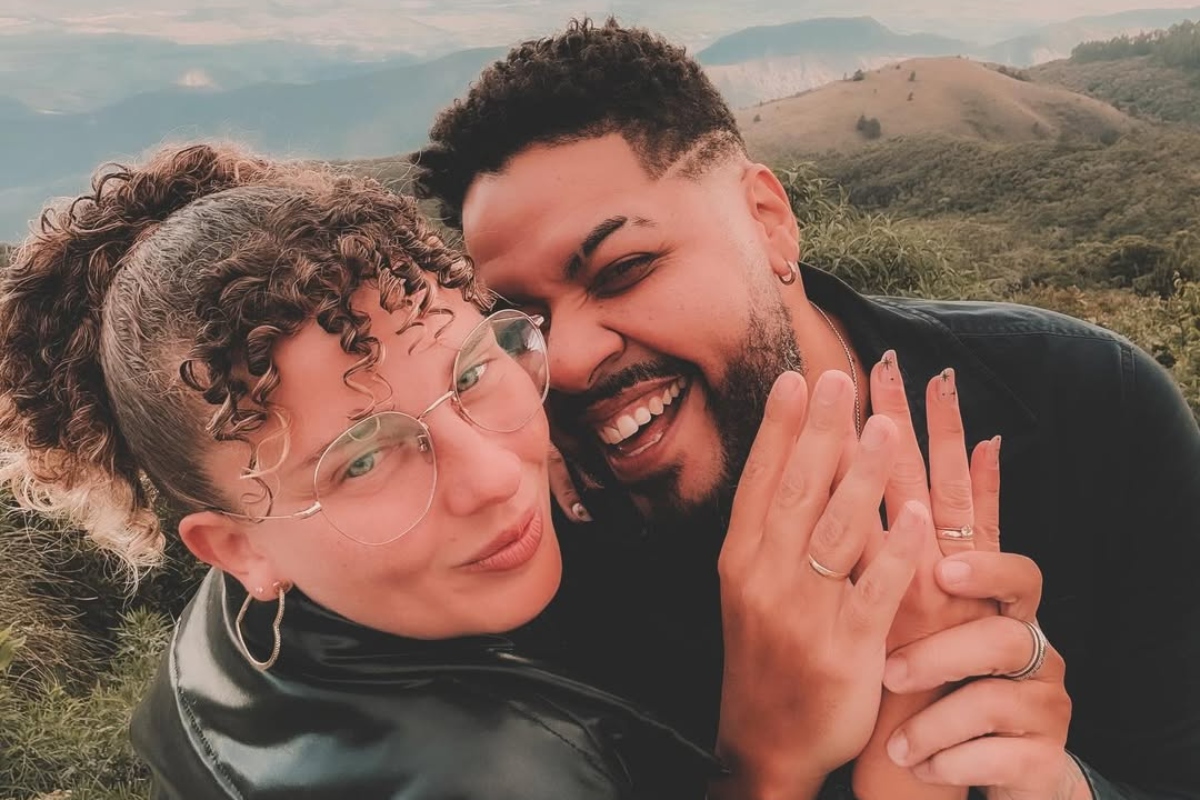 Debby Lagranha é pedida em casamento