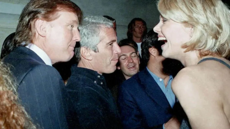 Governo dos EUA divulga novo lote de arquivos do caso Epstein, agora com mais menções a Trump