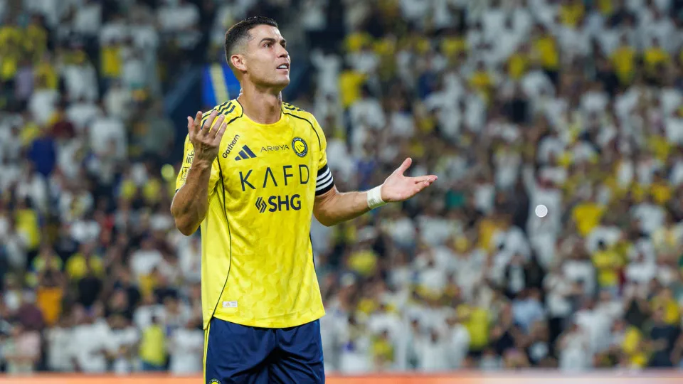 FIFA aplica sanção pesada ao Al Nassr, de Ronaldo, Félix e Jorge Jesus