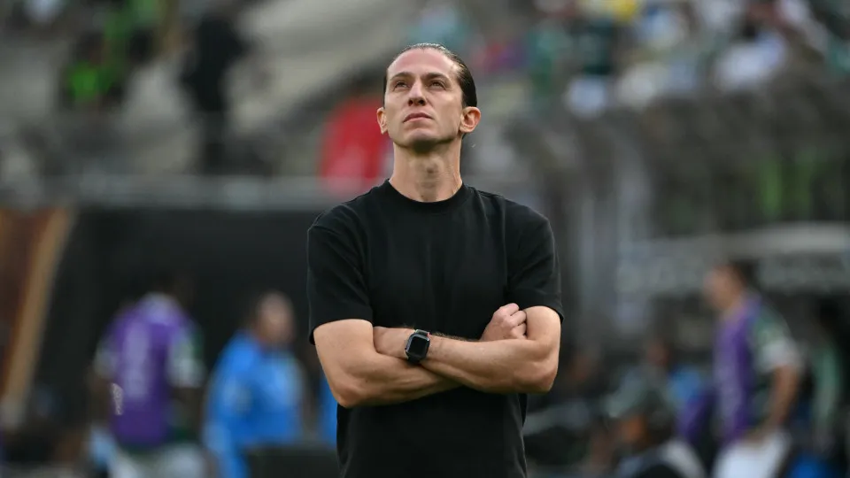 Filipe Luís tentou inspiração no PSG e viu que seria difícil imitar