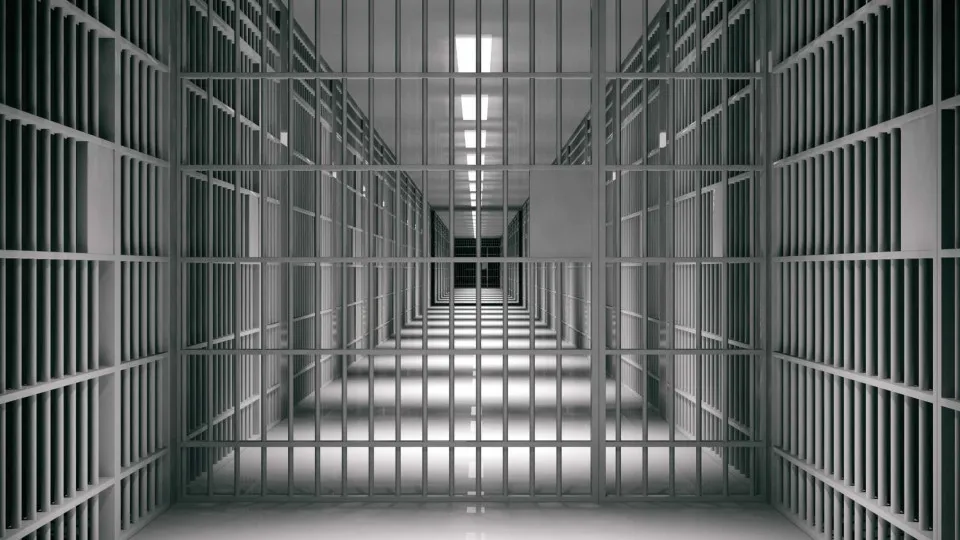 Justiça anula caso e preso no corredor da morte é libertado após 27 anos