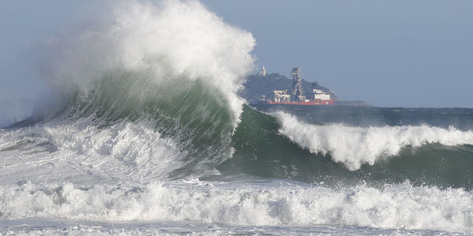 Marinha emite alerta de ressaca para o litoral do Rio no réveillon