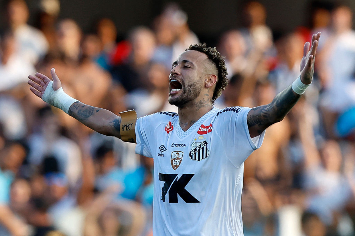 Neymar confirma operação, mas desconversa sobre renovação com o Santos