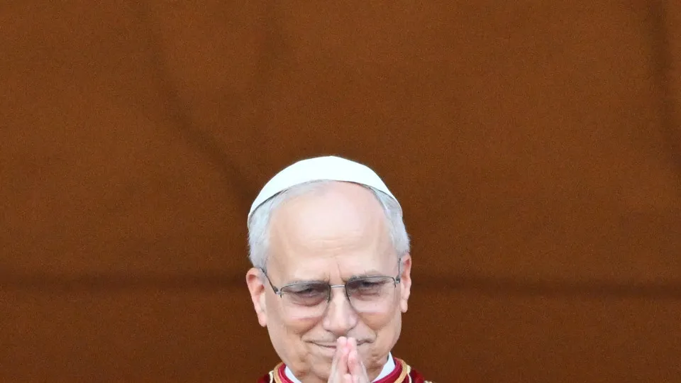 Papa Leão XIV pede que fiéis abandonem a indiferença diante da guerra e das desigualdades