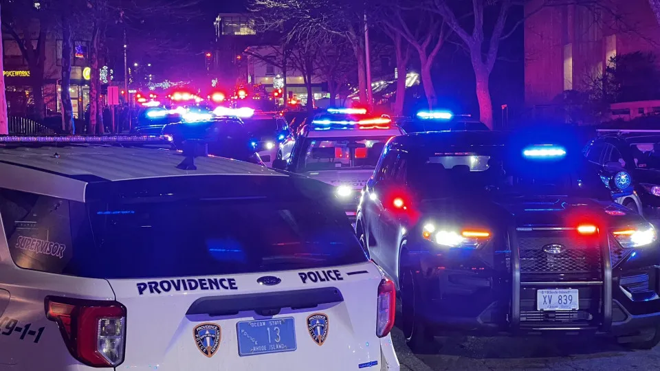 Pelo menos dois mortos em tiroteio na Universidade de Brown nos EUA