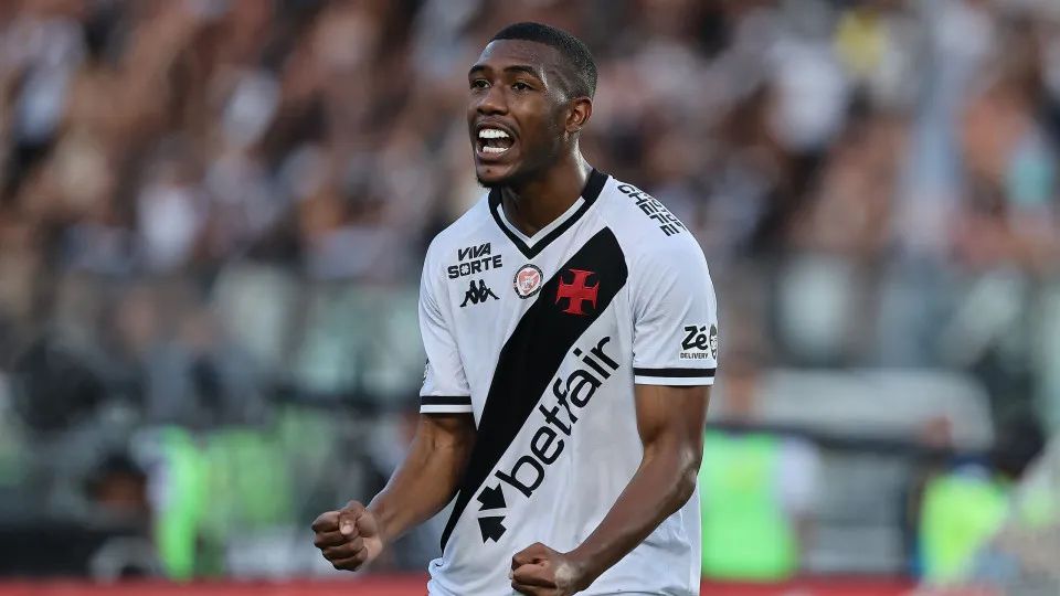 Vasco anuncia a venda do atacante Rayan