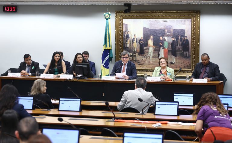 Relator promete para a próxima semana parecer sobre piso salarial de funcionários de escolas – Notícias