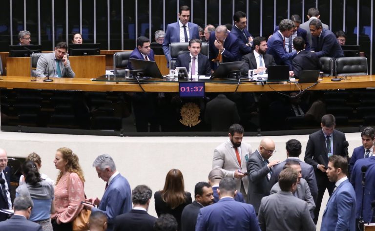 Retrospectiva 2025: isenção do IR e regulamentação da reforma tributária estão entre aprovações da Câmara – Notícias