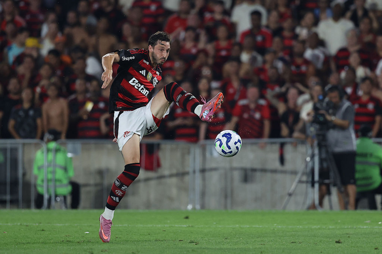 River faz proposta ao Flamengo por Viña