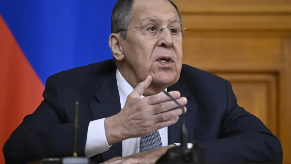 Rússia ameaça com “resposta forte” se Europa destacar militares para Kiev