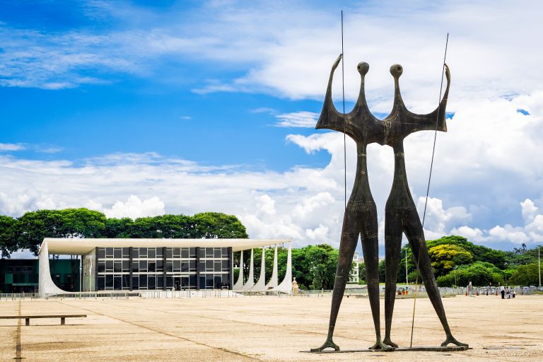 Sancionada com vetos lei que reajusta salários de servidores do Judiciário – Notícias