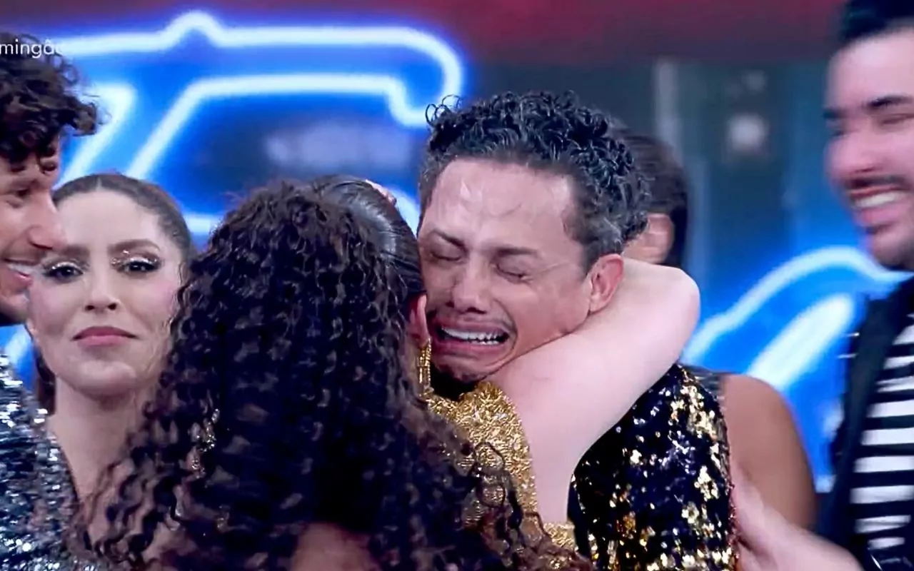 Silvero Pereira vence a ‘Dança dos Famosos’