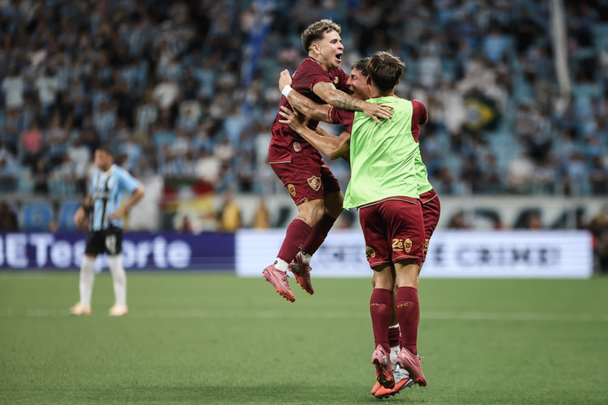Soteldo desencanta, abusa da Lei do Ex e Fluminense vence Grêmio para pressionar Botafogo e Bahia