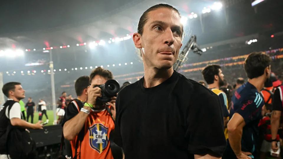 Vai renovar? Filipe Luís pede e deve ganhar mais autonomia no Flamengo