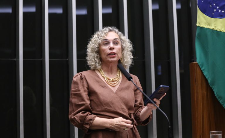 Comissão aprova ampliação da licença-paternidade para pais de bebês prematuros – Notícias