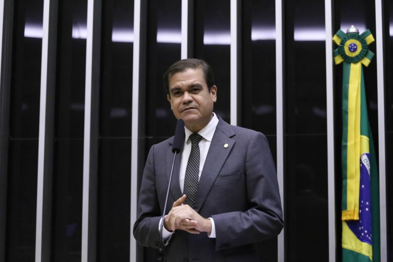 Comissão aprova prazo máximo de dez dias antes da viagem para agência de turismo emitir bilhete aéreo – Notícias