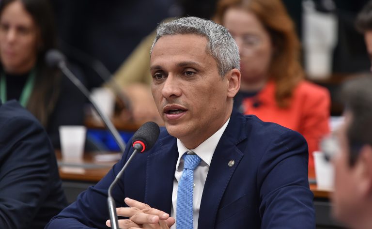Comissão aprova proibição de propaganda com apelo erótico envolvendo crianças e adolescentes – Notícias