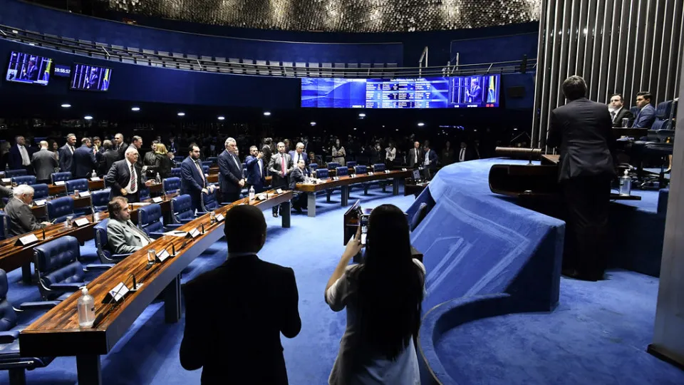 Congresso libera pagamento retroativo de benefícios a servidores em ano eleitoral