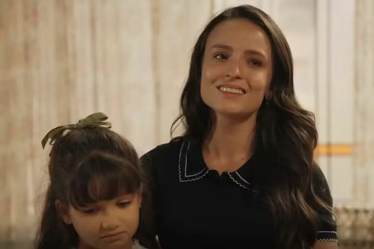 Êta Mundo Melhor: Estela faz um discurso emocionante no velório de Miriam