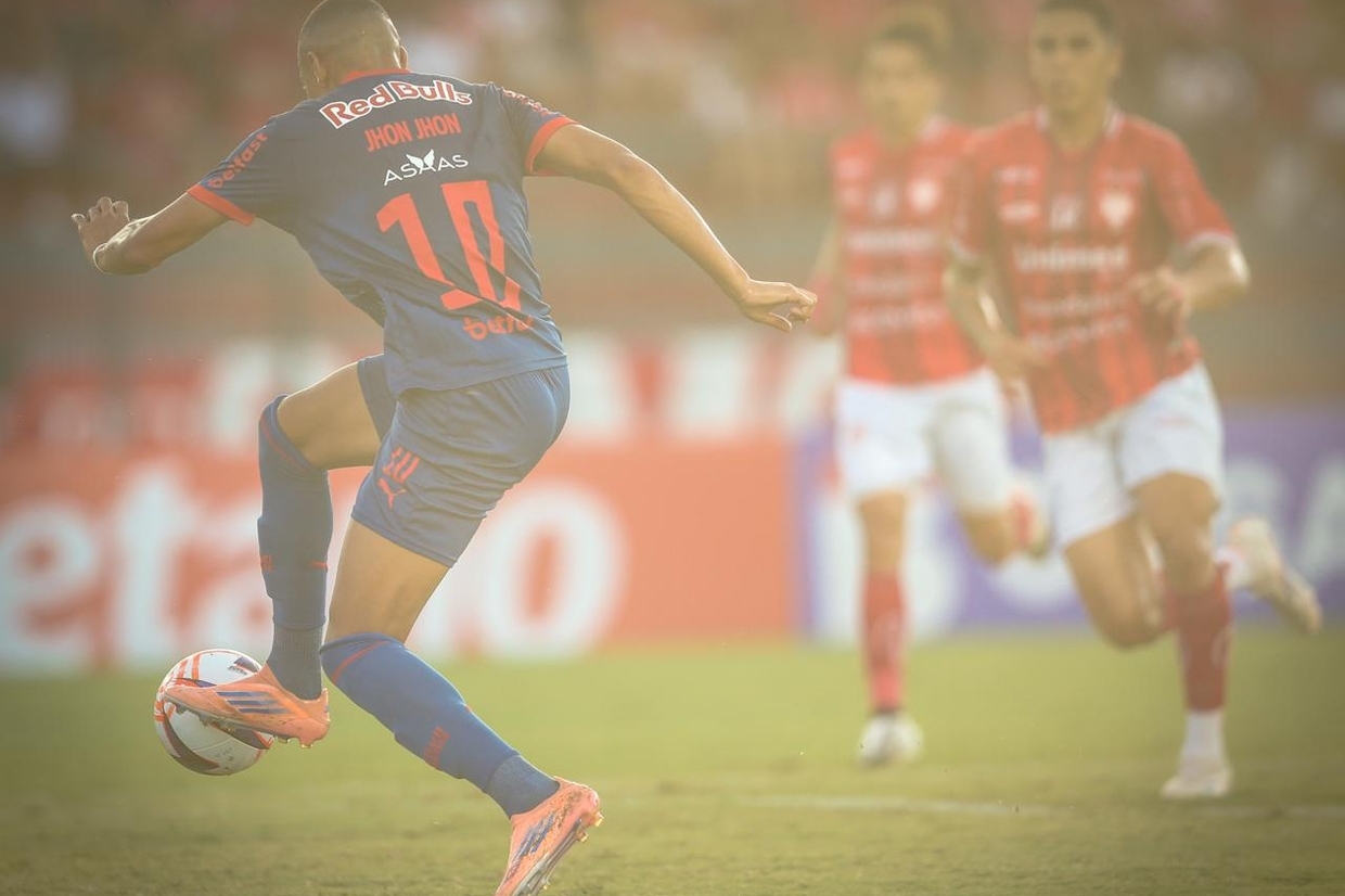 Gol tardio de Jhon Jhon resolve e Bragantino supera o Noroeste no Paulistão