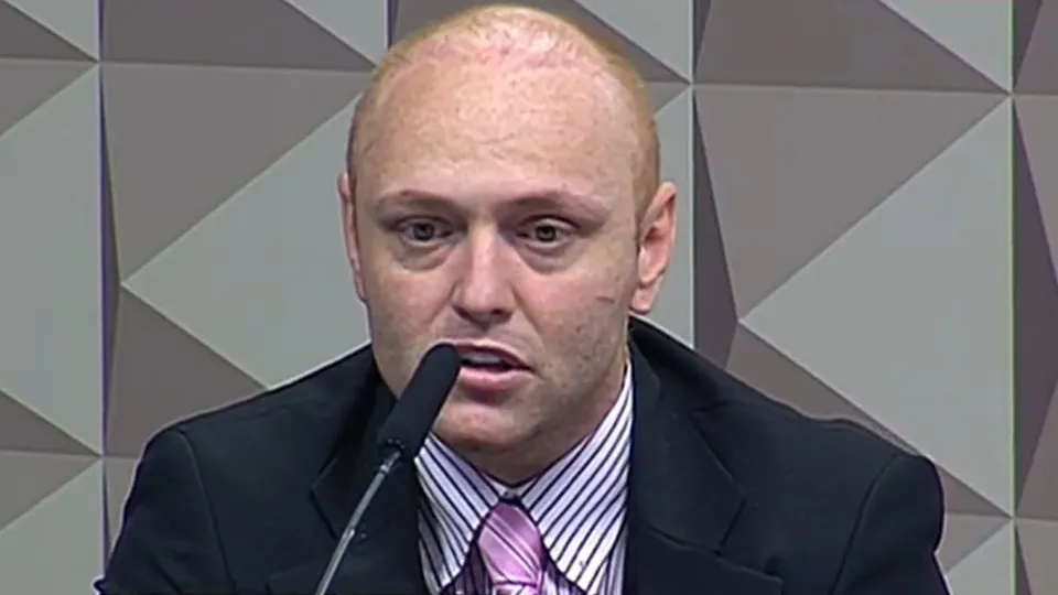 Moraes autoriza hacker que emitiu falso mandado de prisão contra ele a ir para o semiaberto