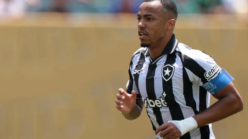 Palmeiras terá postura agressiva no mercado da bola e busca mais 4 reforços