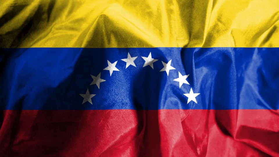 Polícia reage a drones próximos ao palácio presidencial em Caracas