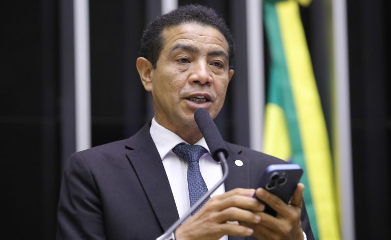 Projeto proíbe uso de imagens desrespeitosas à fé cristã em desfiles de escola de samba – Notícias