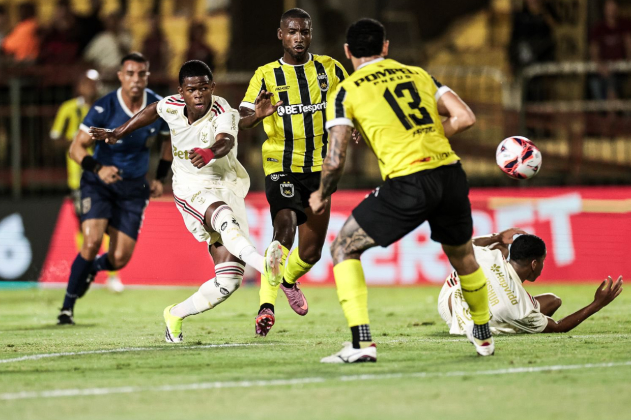 Quarteto sem vitória e Flamengo lanterna? Nada novo no Cariocão…