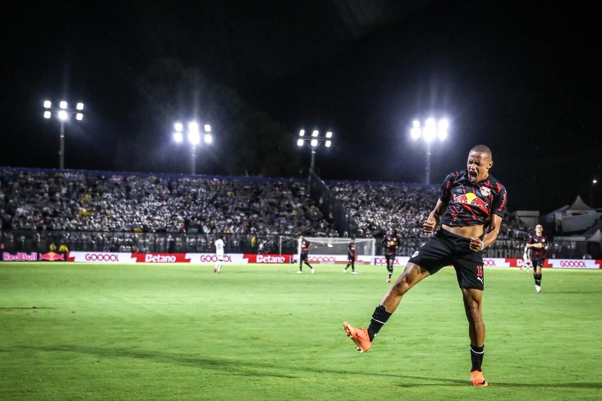 Red Bull Bragantino se despede de Jhon Jhon, que vai para o Zenit