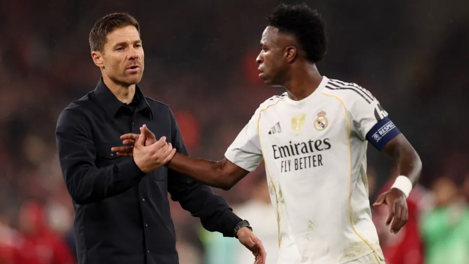 Sete jogadores do Real Madrid não se despediram de Xabi Alonso; entenda