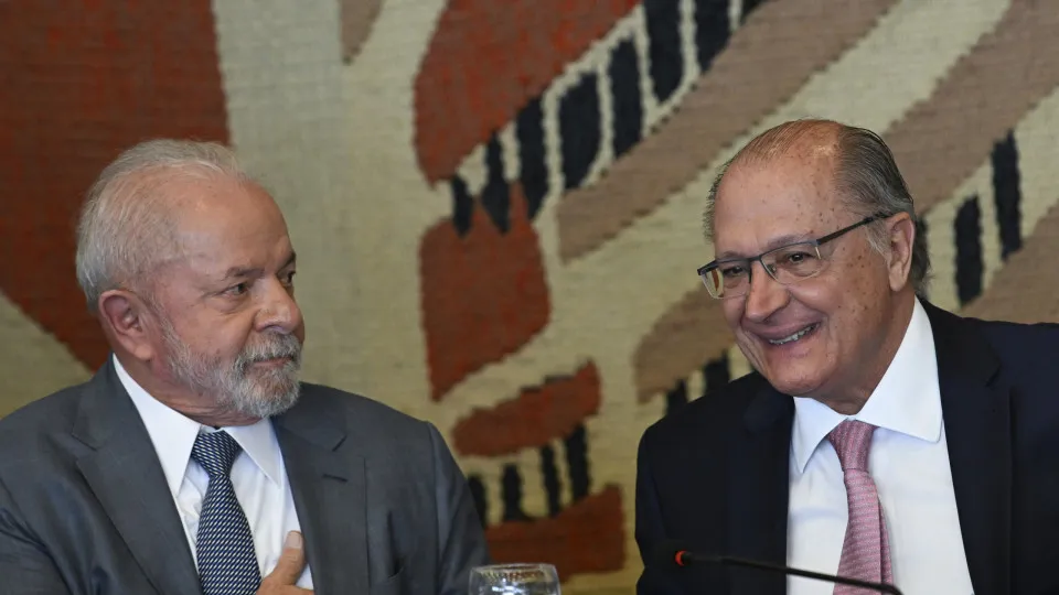 Alckmin avisou a petistas que não será candidato em SP se for tirado da vice de Lula